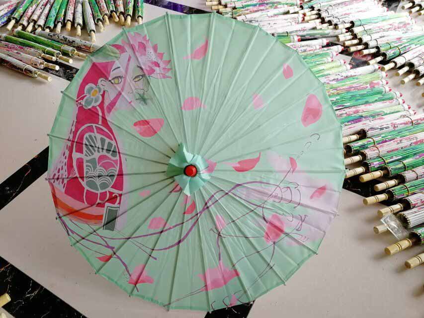 同学们设计的伞面打印效果.jpg
